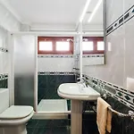 Cubo's Marino Optional Parking Apartment Marbella