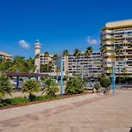 Cubo's Marino Optional Parking Marbella