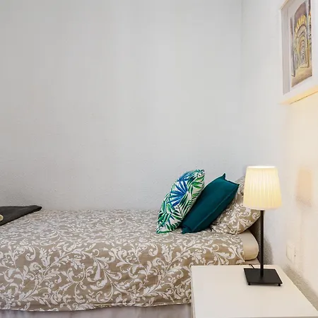 Cubo's Marino Optional Parking