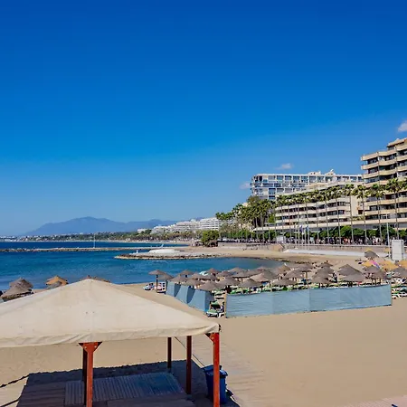 Cubo's Marino Optional Parking *