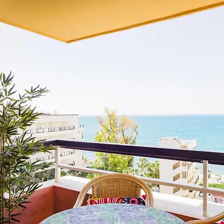 Cubo's Marino Optional Parking *