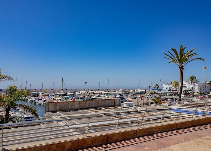 Cubo's Marino Optional Parking