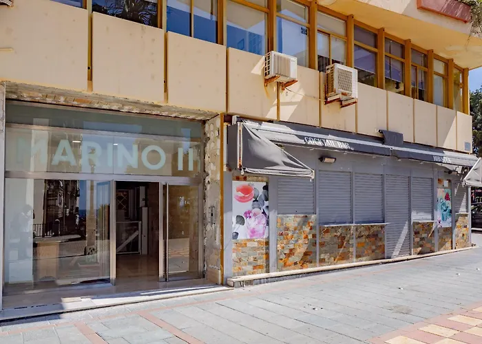 Cubo's Marino Optional Parking Marbella