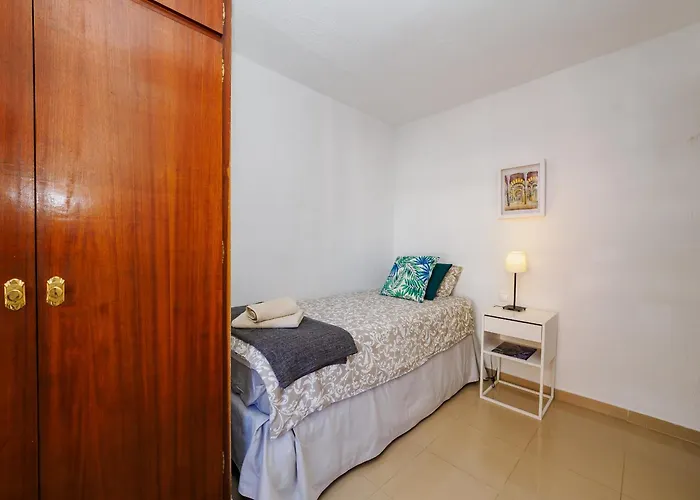 Cubo's Marino Optional Parking Marbella