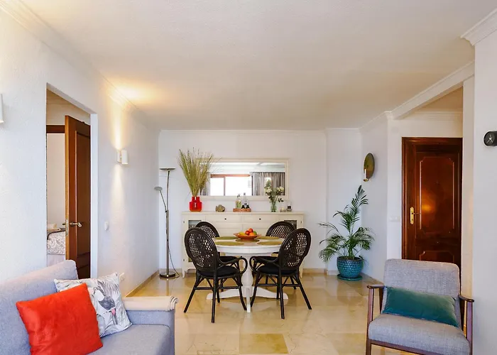 Cubo's Marino Optional Parking