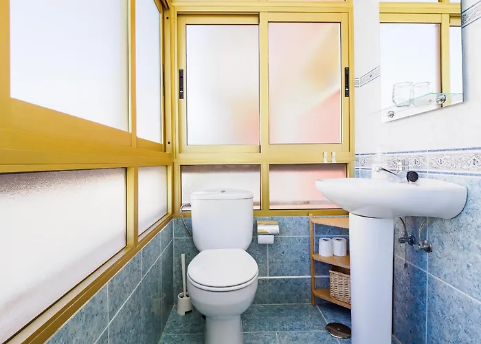 Cubo's Marino Optional Parking *