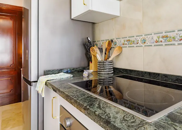 Cubo's Marino Optional Parking