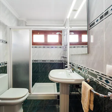 Cubo's Marino Optional Parking Apartment Marbella