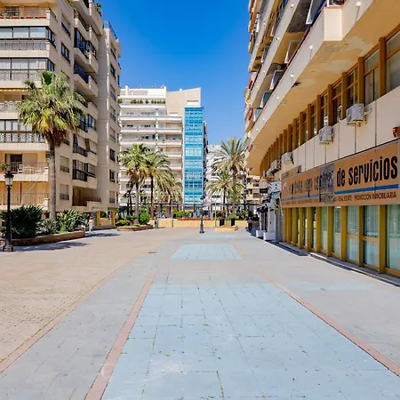 Cubo's Marino Optional Parking Apartment